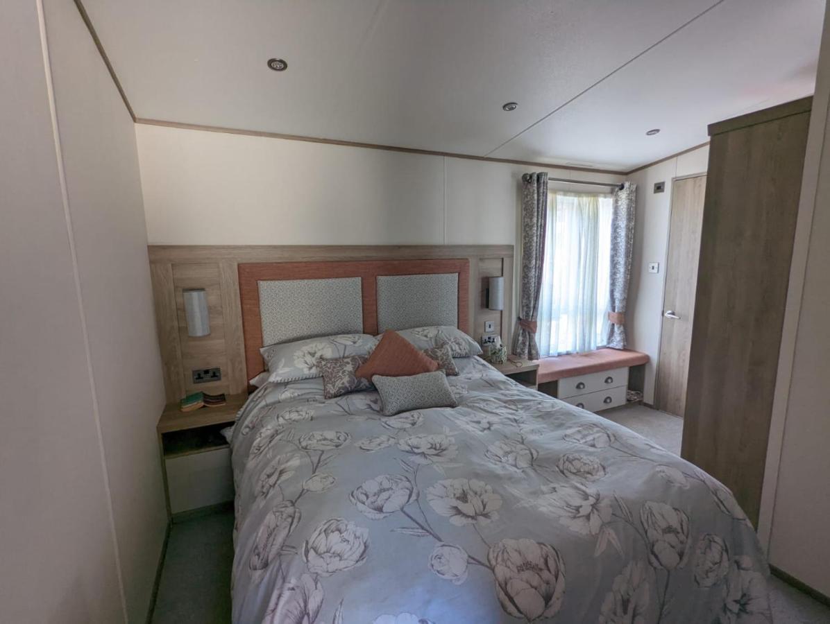 Stunning Luxury Caravan On Edge Of New Forest On Shorefield Country Park Entertainment And Leisure Passes Included มิลฟอร์ดออนซี ภายนอก รูปภาพ