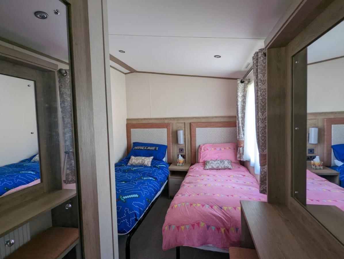 Stunning Luxury Caravan On Edge Of New Forest On Shorefield Country Park Entertainment And Leisure Passes Included มิลฟอร์ดออนซี ภายนอก รูปภาพ