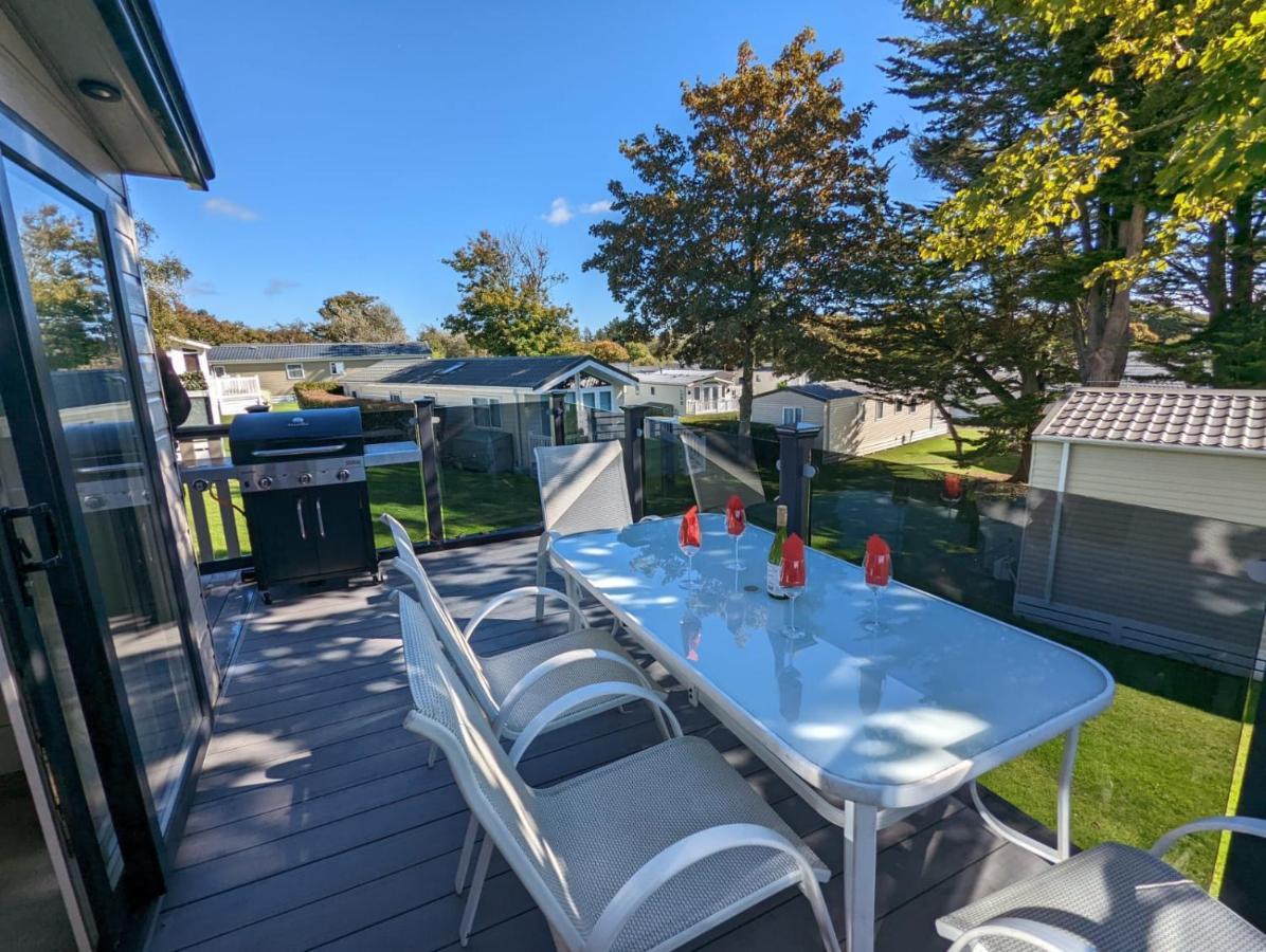 Stunning Luxury Caravan On Edge Of New Forest On Shorefield Country Park Entertainment And Leisure Passes Included มิลฟอร์ดออนซี ภายนอก รูปภาพ